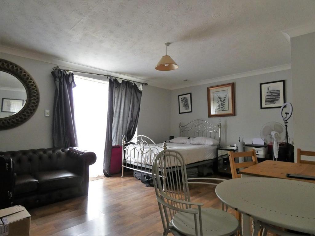 Grange House, Grange Road, Gravesend... Studio £125,000