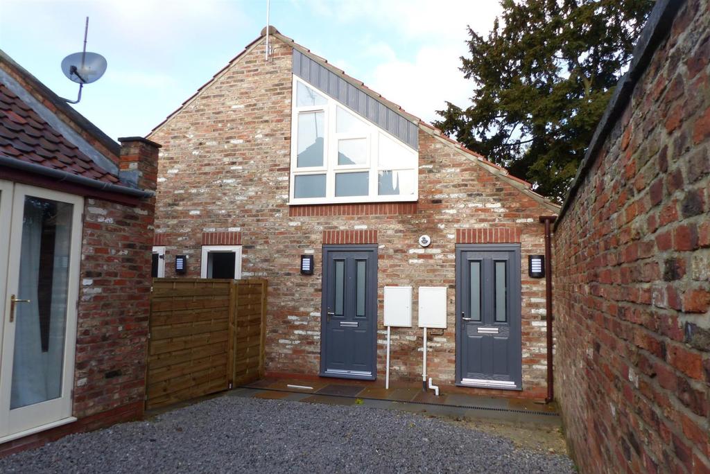 Bridgegate, Howden 1 bed cottage £650 pcm (£150 pw)