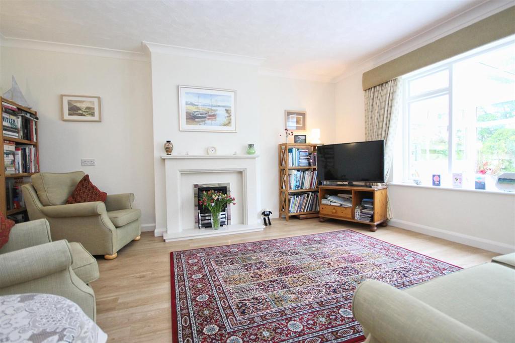 Mill Rise, Swanland, North Ferriby 3 bed house £925 pcm (£213 pw)
