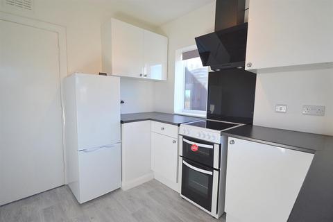 1 bedroom flat for sale - Meadow Road, Hailsham