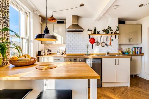 6d Albert Park, Bristol, BS6 5NE