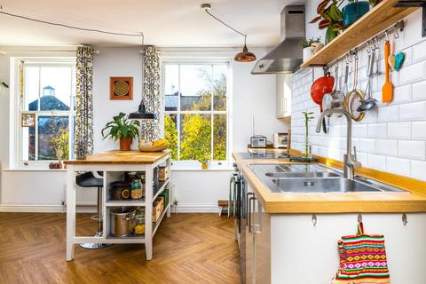 6d Albert Park, Bristol, BS6 5NE