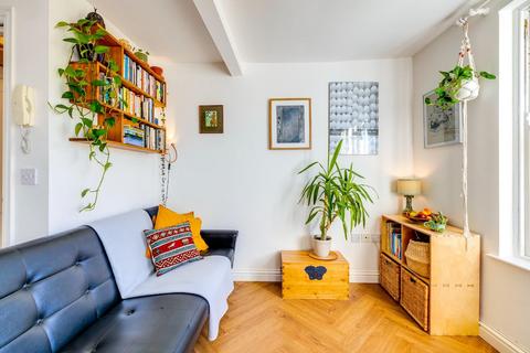 6d Albert Park, Bristol, BS6 5NE