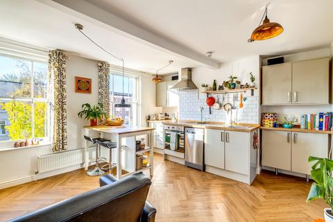 6d Albert Park, Bristol, BS6 5NE