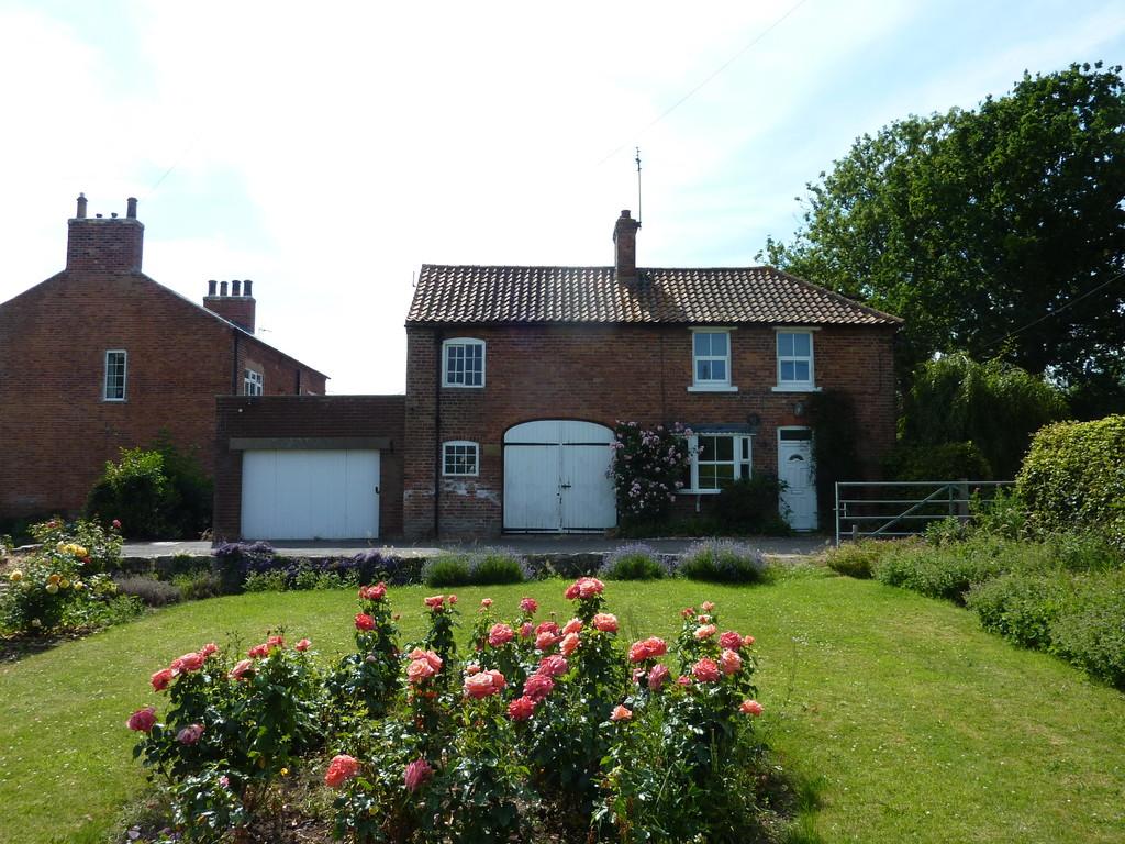 Westfield Farm with Westfield Farm Cottage, North Wheatley, Retford 4