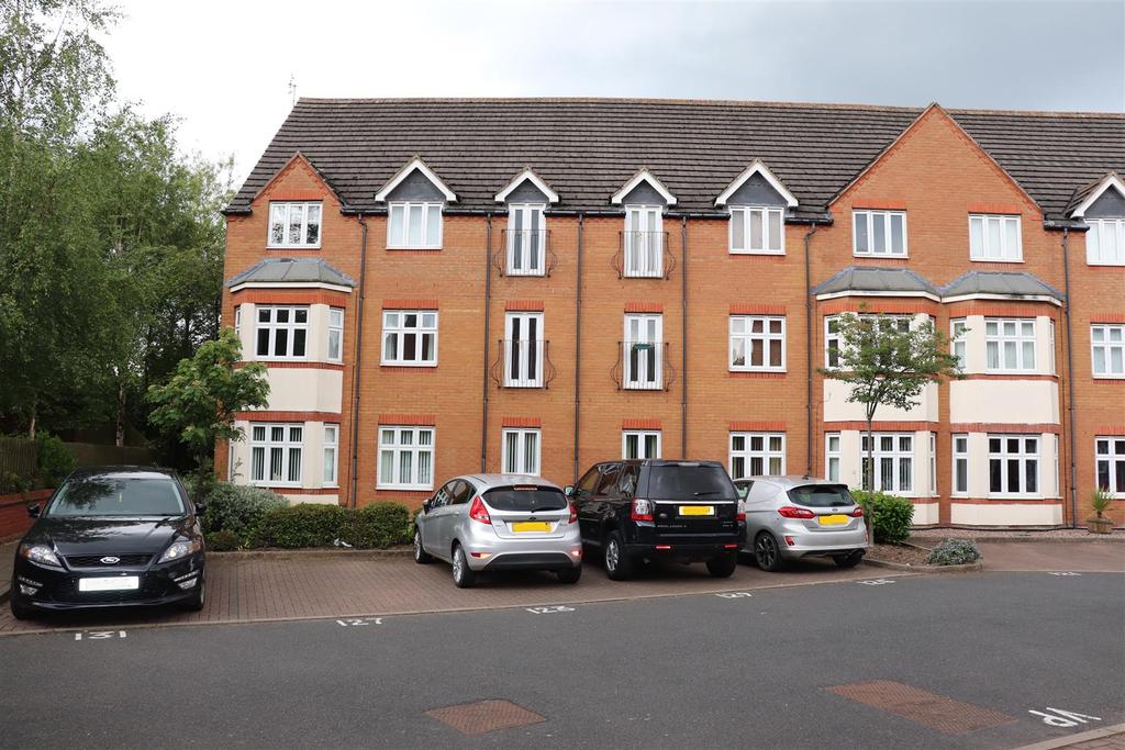 The Briars, Aldridge 2 bed apartment £725 pcm (£167 pw)