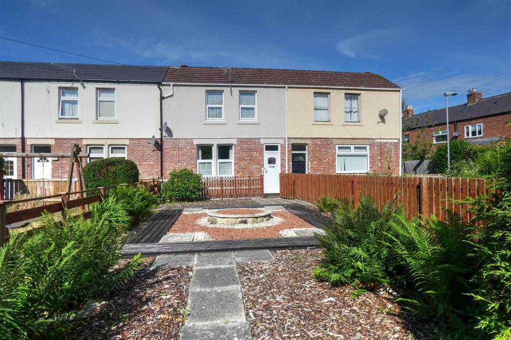 California Gardens, Morpeth 2 bed terraced house £625 pcm (£144 pw)