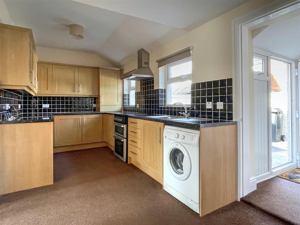 California Gardens, Morpeth 2 bed terraced house £625 pcm (£144 pw)