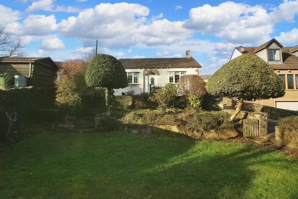 Elm Street, Skelmanthorpe, Huddersfield HD8 9BH 3 bed detached bungalow