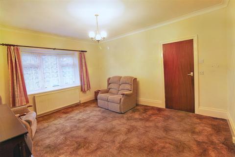 3 bedroom detached bungalow for sale - Elm Street, Skelmanthorpe, Huddersfield HD8 9BH