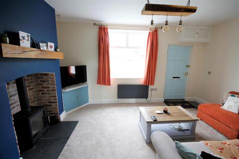 3 bedroom semi-detached house for sale - York Street, Dunnington, York, YO19