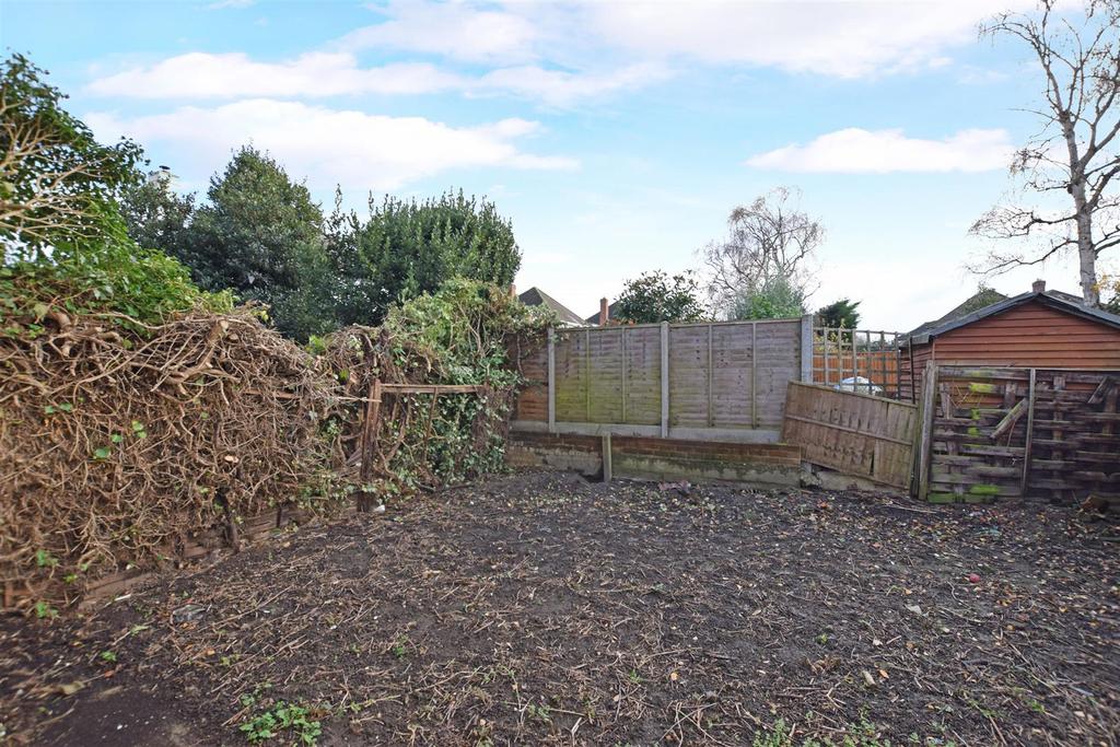 Holly Bush Lane, Hampton 3 bed end of terrace house £475,000