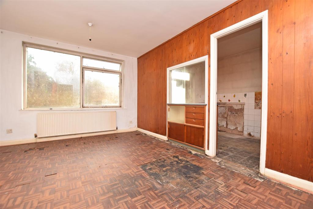 Holly Bush Lane, Hampton 3 bed end of terrace house £475,000