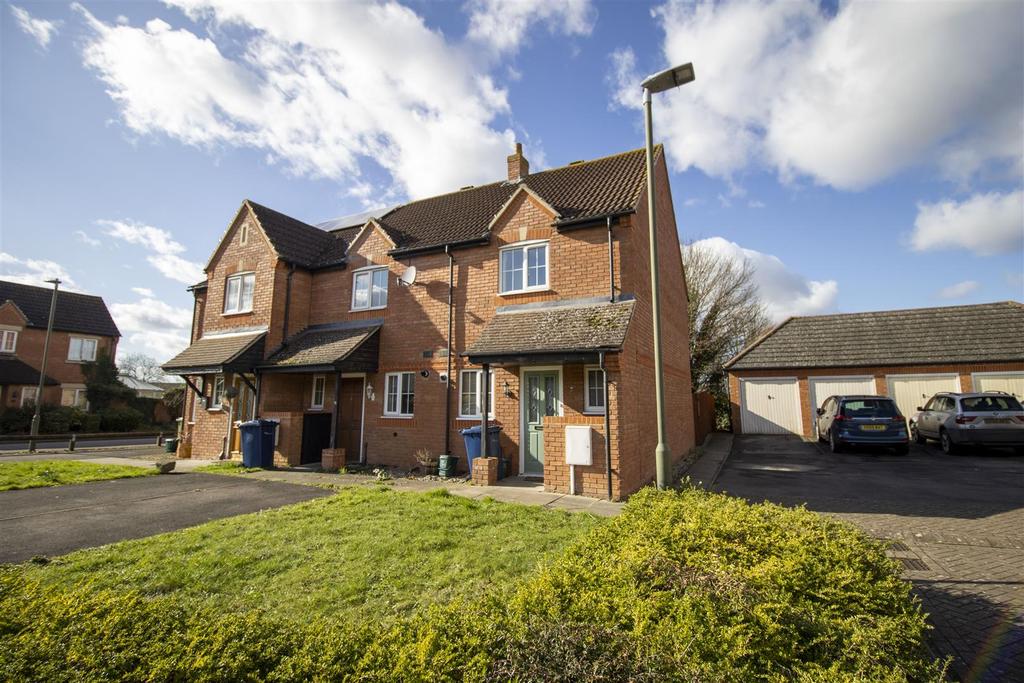 Tudor Close, Churchdown, 2 bed end of terrace house £925 pcm (£213 pw)