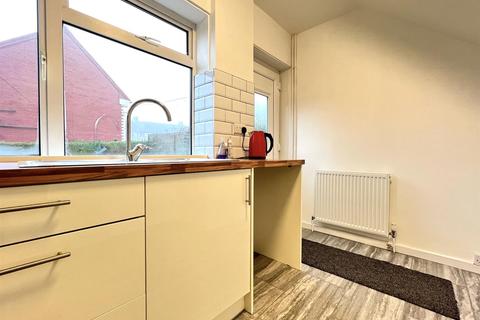 337 Lowedges Road, Sheffield, S8 7JL