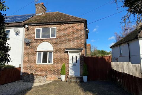 3 bedroom end of terrace house for sale - Colesmead Road, Redhill