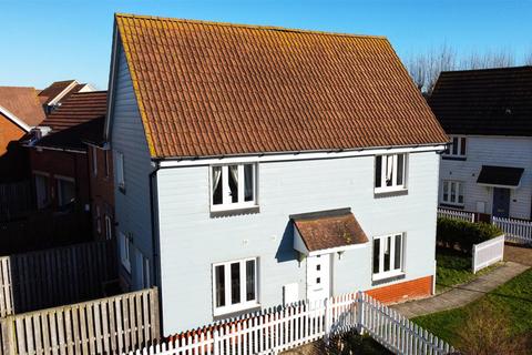 3 bedroom semi-detached house for sale - Sea Holly Walk, Camber, Rye