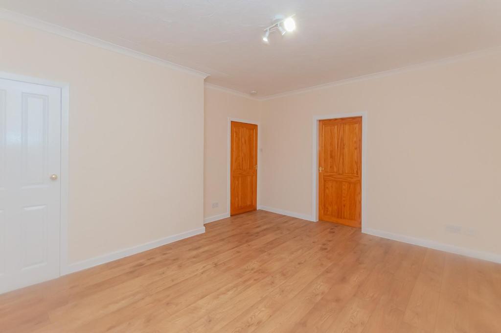 Sprotwell Terrace, SAUCHIE 2 bed flat £595 pcm (£137 pw)