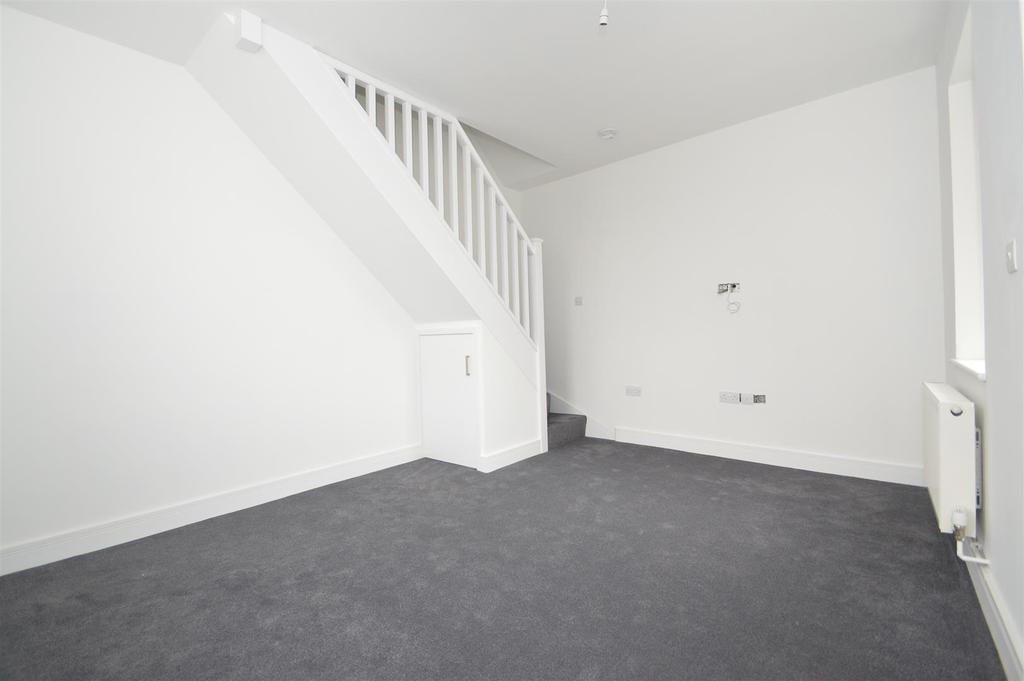 Hackney Road, Maidstone 1 bed semidetached house £895 pcm (£207 pw)