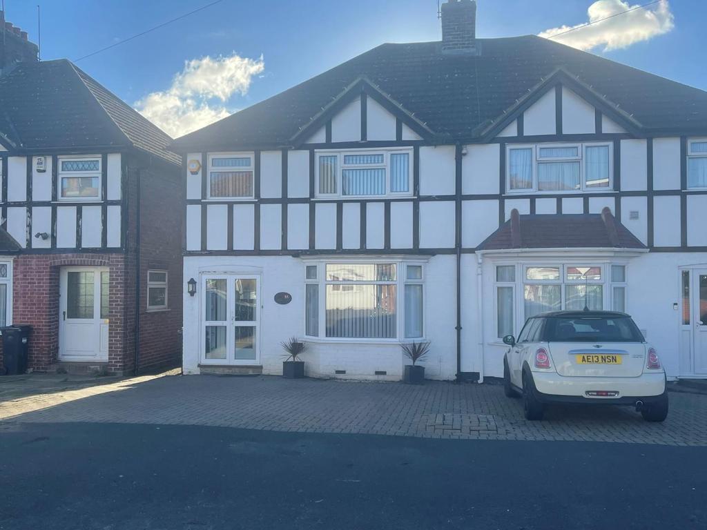 Westway, Heston, TW5 0JD 3 bed semidetached house £2,200 pcm (£508 pw)