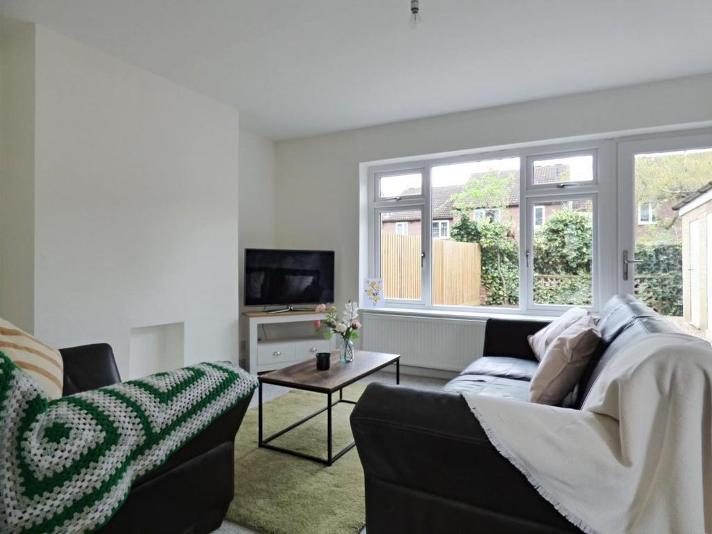 Grovehill Road, Beverley, East Yorkshire, HU17 0ER 3 bed semidetached