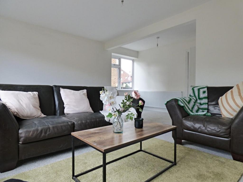 LOUNGE 5.jpg