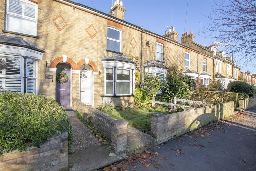 Cromwell Avenue, Cheshunt 3 bed house £1,900 pcm (£438 pw)