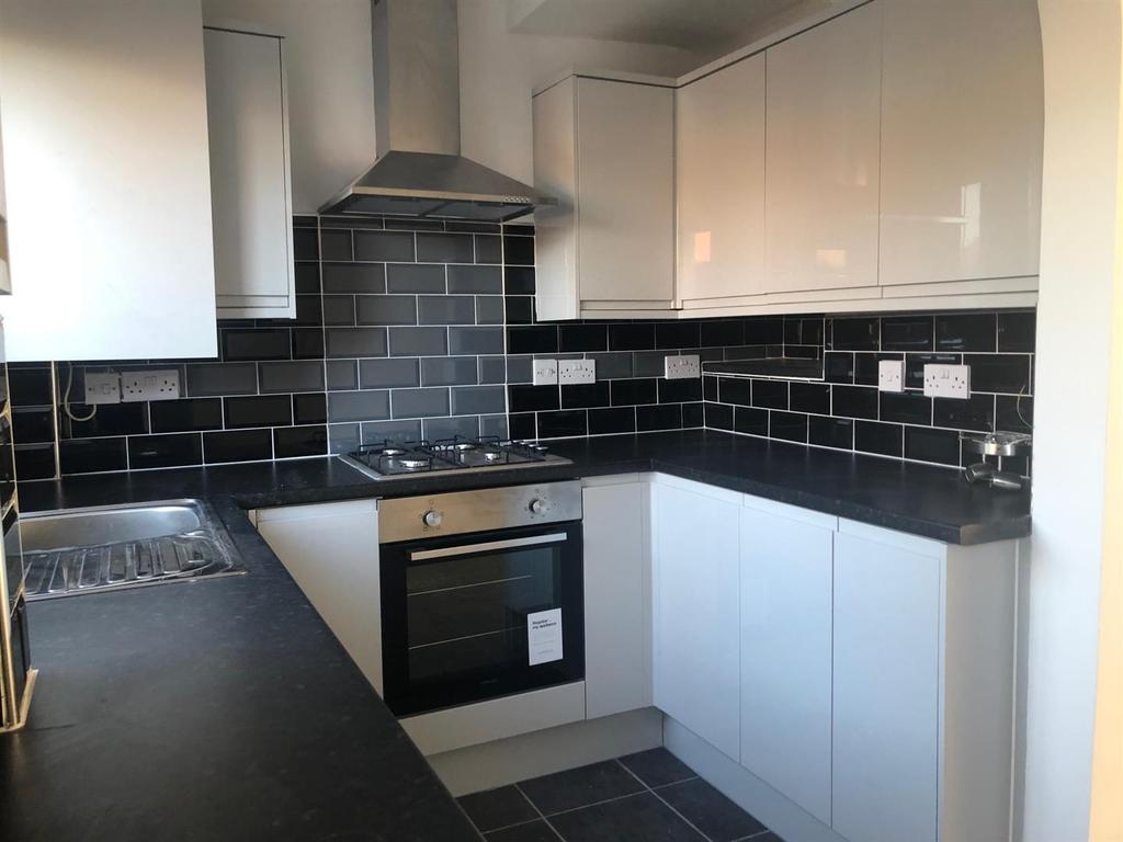 Rollason Road, Radford, COVENTRY 3 bed terraced house £895 pcm (£207 pw)