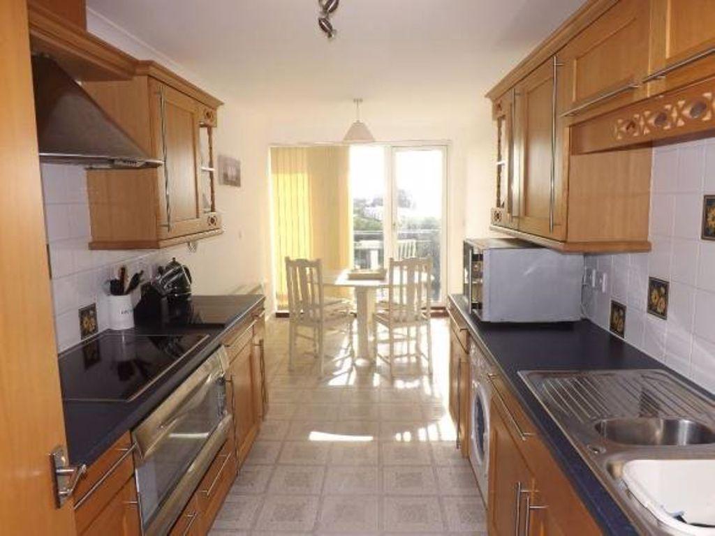 Vanguard Court, Centurion Gate, Southsea 2 bed flat £850 pcm (£196 pw)