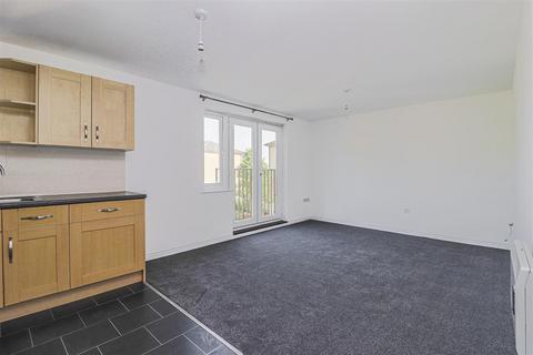 2 bedroom apartment to rent, Waterfall Close, Hoddesdon