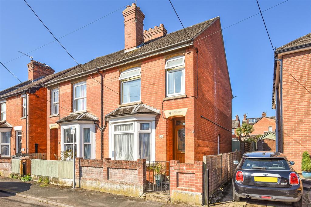Balmoral Road, Andover 3 bed semidetached house for sale £330,000