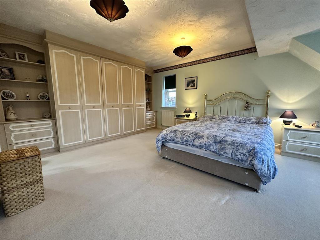 Principal bedroom suite