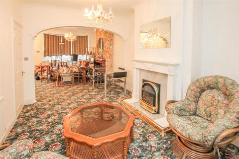 4 bedroom terraced house for sale - Temple Avenue, Dagenham