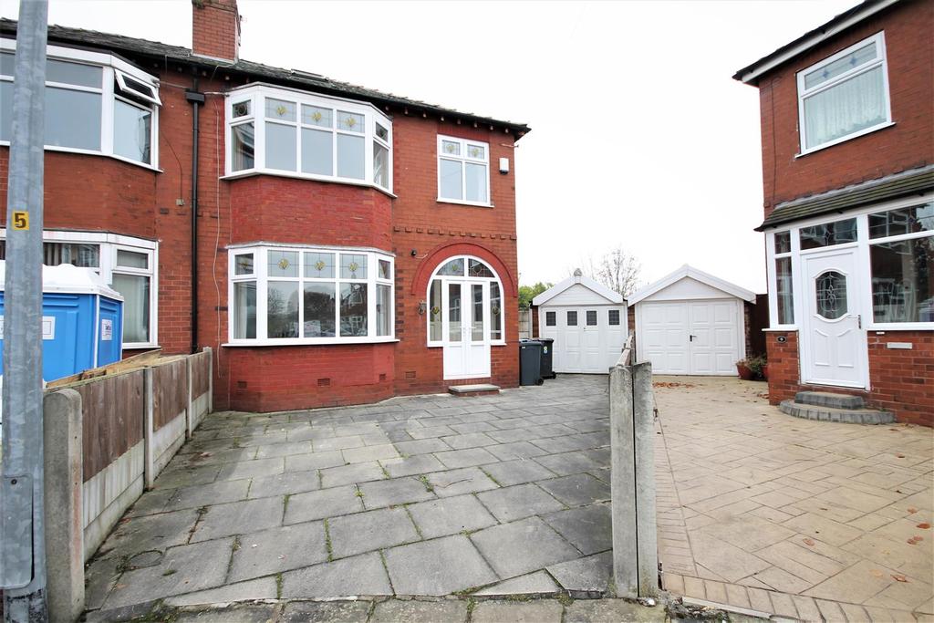Maldon Drive, Eccles, Manchester 3 bed semidetached house £385,000