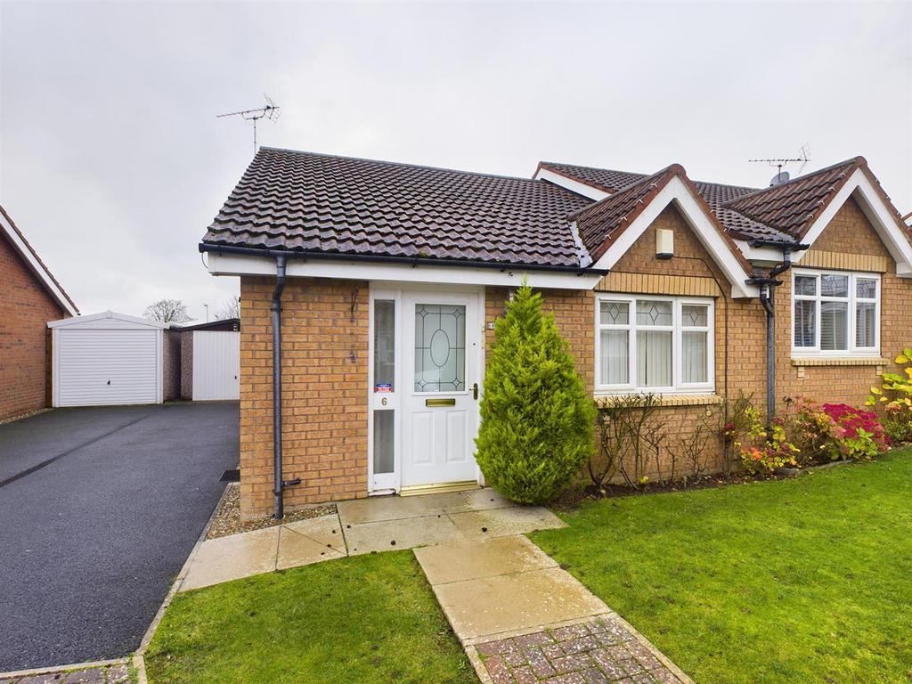 Ullswater Avenue, Bridlington 2 bed semidetached bungalow for sale £