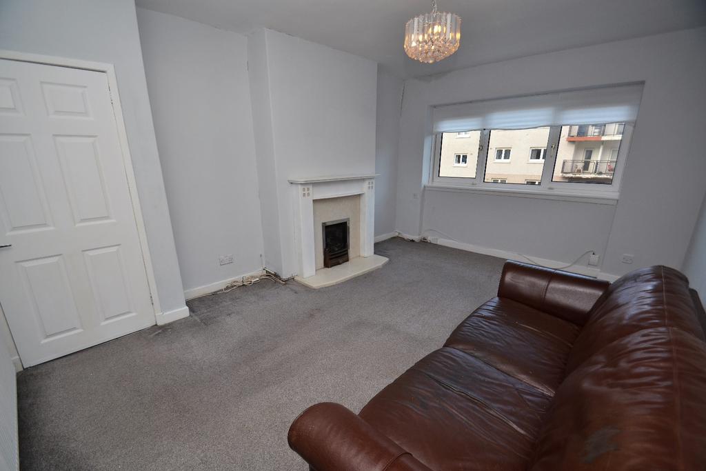 12 Cherrybank Road, Merrylee, G43 2PJ 3 bed flat £800 pcm (£185 pw)