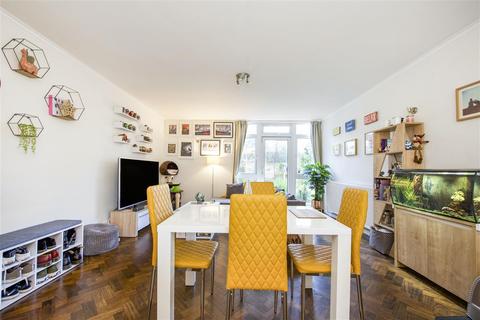 Flat 3, Marsham Court Victoria Drive, London, SW19 6BB