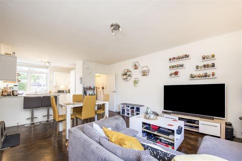 Flat 3, Marsham Court Victoria Drive, London, SW19 6BB