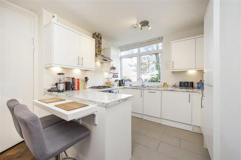 Flat 3, Marsham Court Victoria Drive, London, SW19 6BB