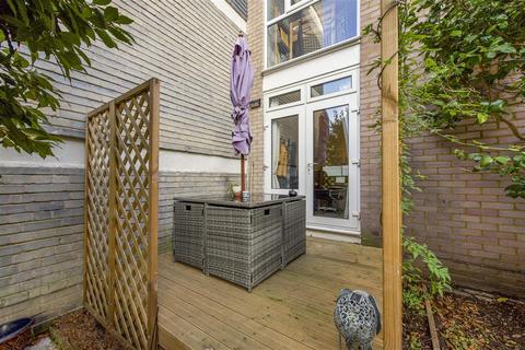 Flat 3, Marsham Court Victoria Drive, London, SW19 6BB