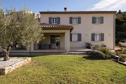 5 bedroom house, Crillon-le-Brave, Vaucluse, Provence-Alpes-Côte d`Azur