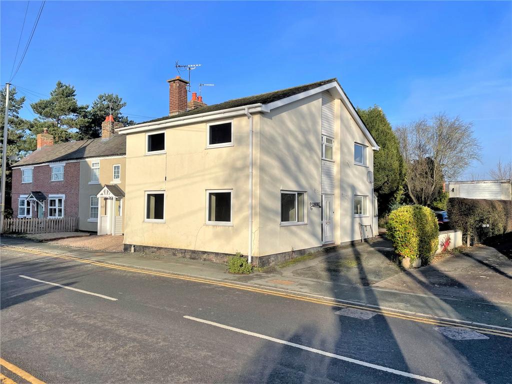 Four Crosses, Llanymynech, Powys, SY22 3 bed detached house £180,000