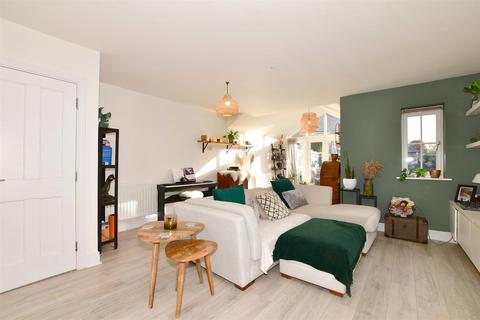 10 Bramble Close, Barns Green, Horsham, RH13 0AW