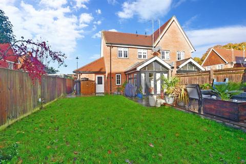 10 Bramble Close, Barns Green, Horsham, RH13 0AW