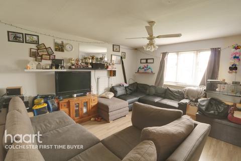 1 bedroom flat for sale - Campernell Close, Colchester