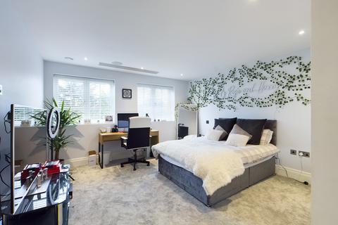 6 bedroom detached house for sale - The Drive, Ickenham, Uxbridge, UB10