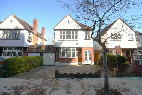 3 bedroom detached house for sale, St Lawrence Drive, Pinner, HA5