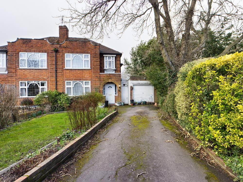 Bridle Road, Pinner, HA5 3 bed semidetached house £730,000