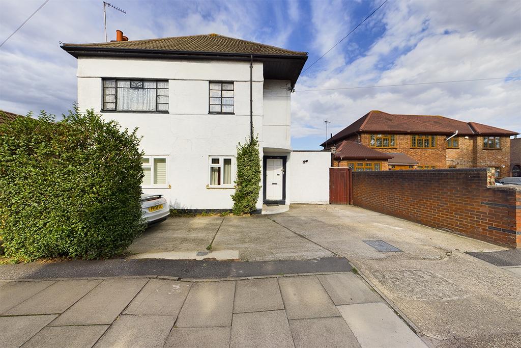West End Road, Ruislip, HA4 2 bed apartment £339,950