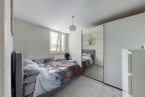 2 bedroom apartment for sale, Field End Road, Ruislip, HA4